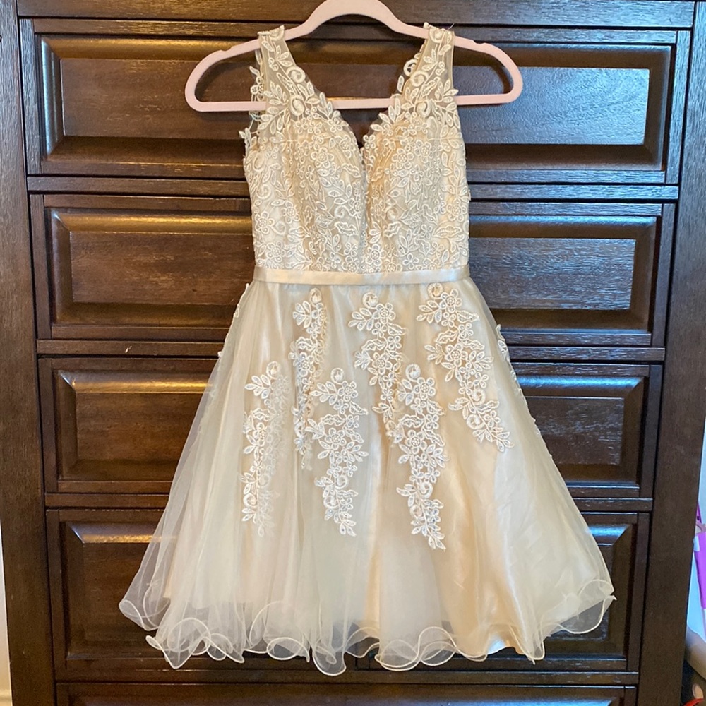 Jr girl special occasion dress, ivory, size small